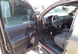 2018 Toyota Tacoma - Thumbnail 20