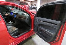 2017 Chrysler 300 - Thumbnail 32