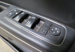 2017 Chrysler 300 - Thumbnail 21