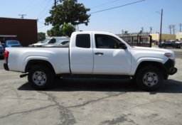 2018 Toyota Tacoma - Thumbnail 12