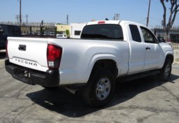 2018 Toyota Tacoma - Thumbnail 8