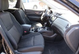 2018 Nissan Rogue - Thumbnail 25