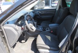 2018 Nissan Rogue - Thumbnail 24