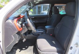 2020 Toyota Tacoma 4WD - Thumbnail 23