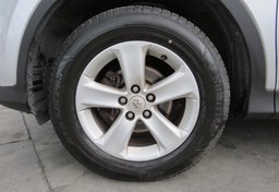 2014 Toyota RAV4 - Thumbnail 19