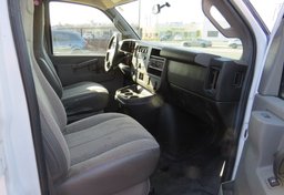 2016 GMC Savana Cargo Van - Thumbnail 23