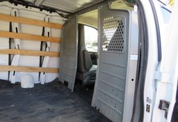 2016 GMC Savana Cargo Van - Thumbnail 25