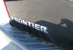 2017 Nissan Frontier - Thumbnail 18