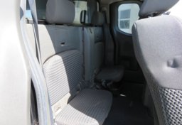 2017 Nissan Frontier - Thumbnail 24