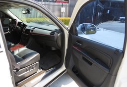 2012 Cadillac Escalade ESV - Thumbnail 27