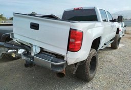 2018 Chevrolet Silverado 2500HD - Thumbnail 3