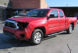 2015 Toyota Tacoma - Thumbnail 4