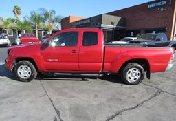 2015 Toyota Tacoma - Thumbnail 5