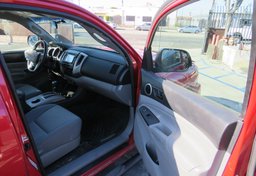 2015 Toyota Tacoma - Thumbnail 21