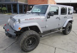 2016 Jeep Wrangler Unlimited - Thumbnail 2