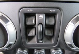 2016 Jeep Wrangler Unlimited - Thumbnail 35