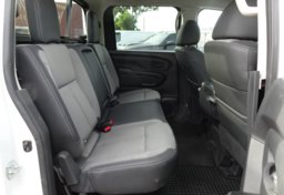 2019 Nissan Titan - Thumbnail 27