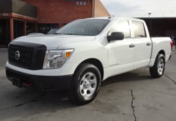 2019 Nissan Titan - Thumbnail 3