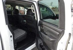 2019 Nissan Titan - Thumbnail 26