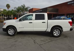 2019 Nissan Titan - Thumbnail 5