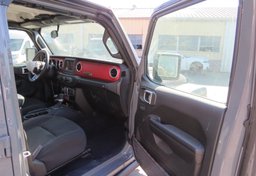 2021 Jeep Gladiator - Thumbnail 14