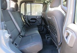 2021 Jeep Gladiator - Thumbnail 19