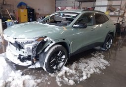 2024 Chevrolet Trax - Thumbnail 2