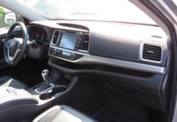 2014 Toyota Highlander - Thumbnail 21