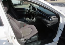 2018 Toyota Camry - Thumbnail 25