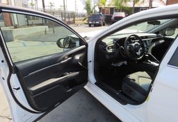 2018 Toyota Camry - Thumbnail 18