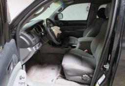 2005 Toyota Tacoma - Thumbnail 22