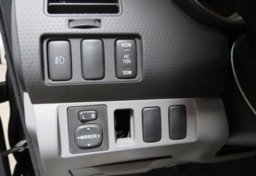 2005 Toyota Tacoma - Thumbnail 31