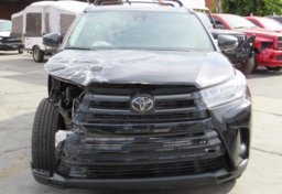 2017 Toyota Highlander - Thumbnail 9