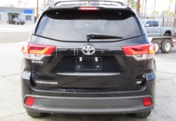 2017 Toyota Highlander - Thumbnail 10
