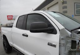 2014 Toyota Tundra 4WD Truck - Thumbnail 12