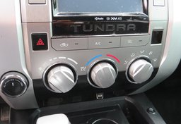 2014 Toyota Tundra 4WD Truck - Thumbnail 33