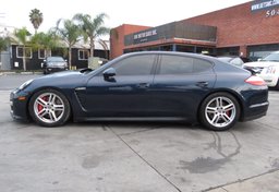 2013 Porsche Panamera - Thumbnail 2