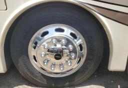 2011 Freightliner XCM Chassis - Thumbnail 11