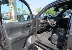 2022 Toyota Tacoma - Thumbnail 20