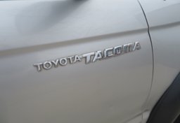 2002 Toyota Tacoma - Thumbnail 20