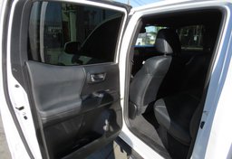 2019 Toyota Tacoma 4WD - Thumbnail 33