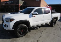 2019 Toyota Tacoma 4WD - Thumbnail 4