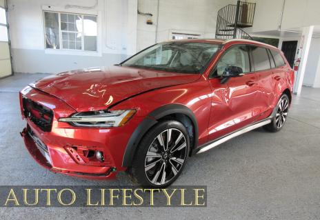 Picture of 2023 Volvo V60 Cross Country