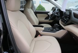 2021 Toyota Highlander - Thumbnail 28