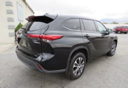 2021 Toyota Highlander - Thumbnail 5