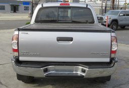 2015 Toyota Tacoma - Thumbnail 12