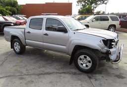 2015 Toyota Tacoma - Thumbnail 9