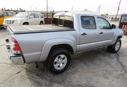 2015 Toyota Tacoma - Thumbnail 7