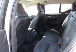 2020 Volvo XC40 - Thumbnail 28