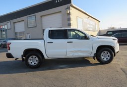 2022 Nissan Frontier - Thumbnail 10